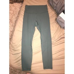 ❕Lululemon aligns❕